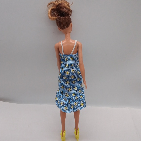 💵3\$12 FILL A BOX SALE! Barbie Brown Hair Doll - Picture 3 of 4
